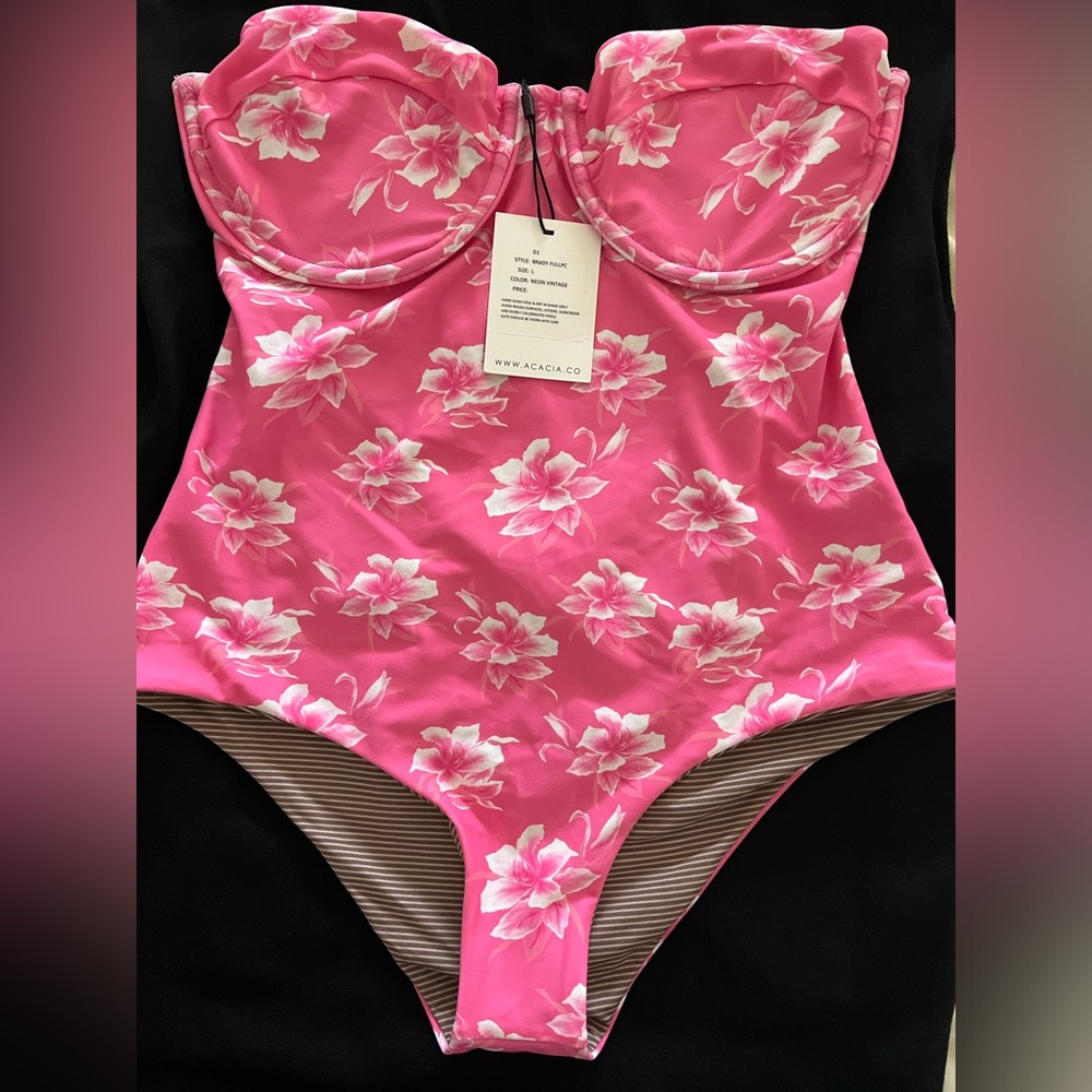 Acacia Brady Full Piece suit in Neon Vintage print.  Size Large. NWT